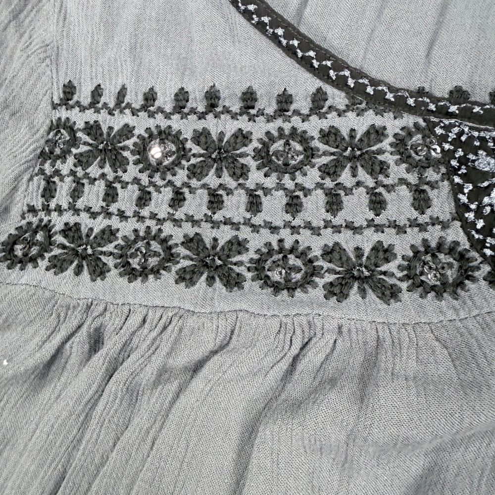American Eagle Gray Embroidered Peasant Blouse Bell Sleeve Tassel Top XL - Picture 9 of 13